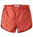 Name It Shorts - NmfVioleta - Spiced Coral m. Broderi Anglaise
