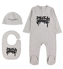 Dolce & Gabbana Gaveæske - Heldragt/Savlesmæk/Hue - DNA - Gråmel Dolce & Gabbana Gaveæske - Heldragt/Savlesmæk/Hue - DNA - Gråmel