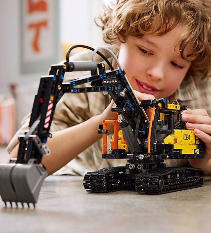 LEGO® Technic - Volvo FMX-lastbil og EC230 Gravemaskin - 42175