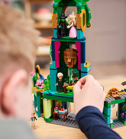 LEGO® Wicked - Velkommen til Emerald City 75684 - 945 Dele