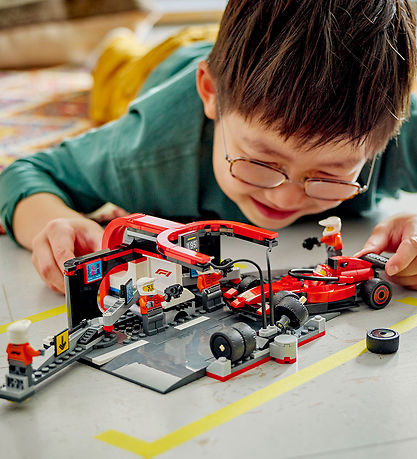 LEGO® City - F1®-pitstop og Pitcrew m. Ferrari-bil 60443 - 322 D