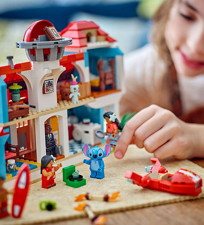 LEGO® Disney - Strandhuset fra Lilo og Stitch 43268 - 834 Dele