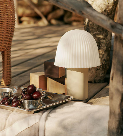 Ferm Living Lampe - Bærbar - Cashmere/Hvid