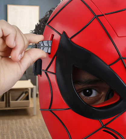 Hasbro Spider-Man Mask - Glow FX