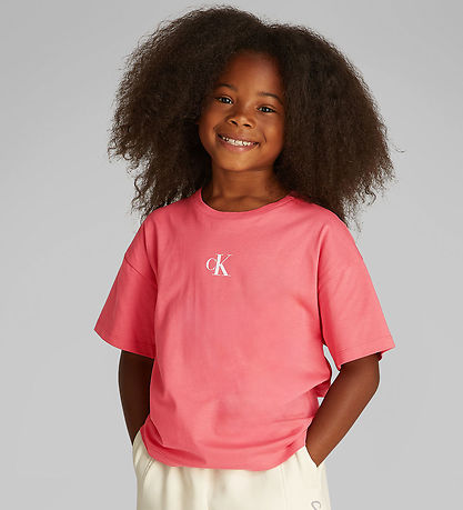 Calvin Klein T-shirt - CK Logo Boxy - Deep Crimson Fruit