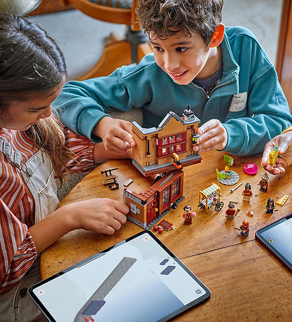 LEGO® Harry Potter - Kvalitetsudstyr til Quidditch og Iscafé 764