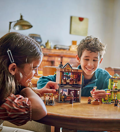 LEGO® Harry Potter - Kvalitetsudstyr til Quidditch og Iscafé 764
