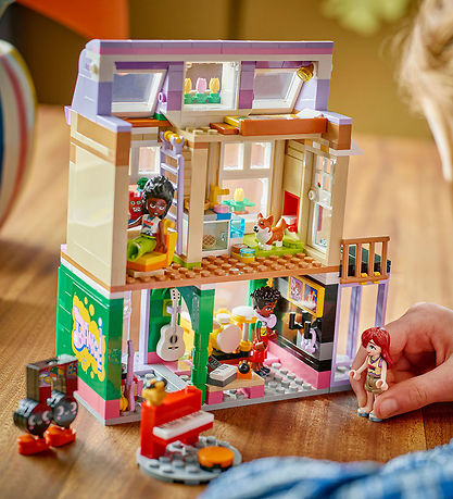 LEGO® Friends - Musikbutik og lejlighed 42653 - 483 Dele