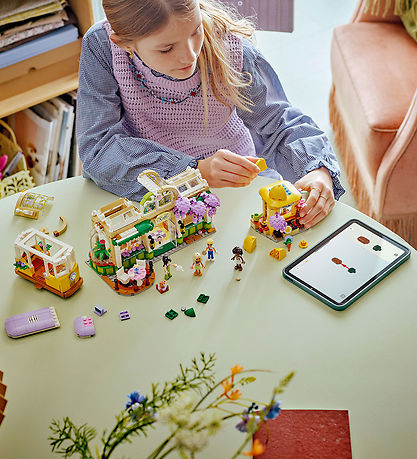 LEGO® Friends - Plantecafé Og Blomsterbutik 42671 - 1138 Dele