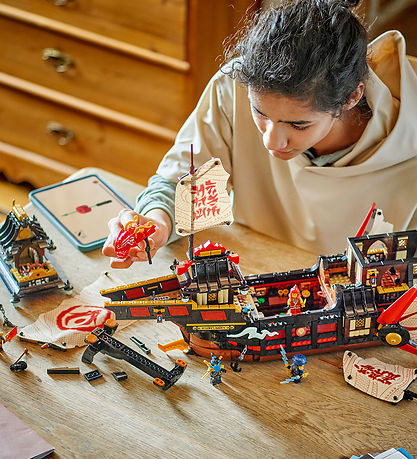 LEGO® Ninjago - Tempelskibet 71848 - 2387 Dele