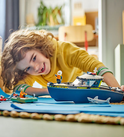 LEGO® City - Politibåd På Forbryderjagt 60456 - 264 Dele