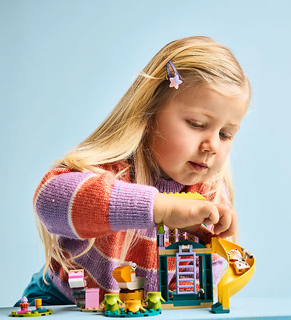 LEGO® Bluey - Sjov På Legepladsen Med Bluey Og Chloe 11201 - 104