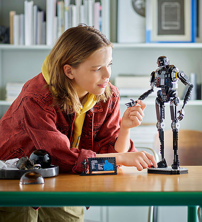 LEGO® Star Wars - Andor K-250 Sikkerhedsdroide 75434 - 845 Dele