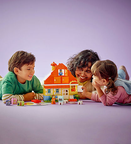 LEGO® DUPLO - Bluey's Families Hus Med Huskespil 10459 - 83 Dele