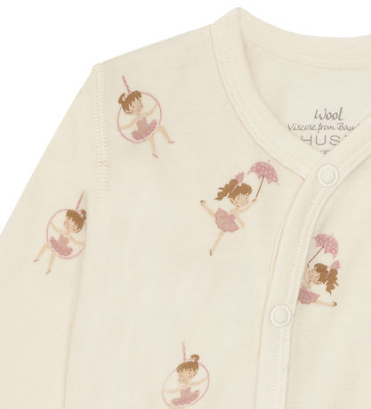 Hust and Claire Natdragt - Manu - Off White