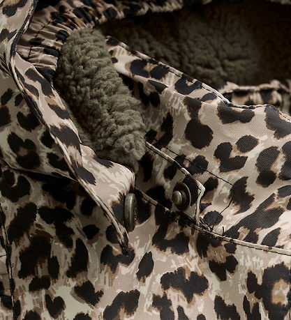 En Fant Flyverdragt - m. Teddy - Frills - Pine Bark m. Leopard