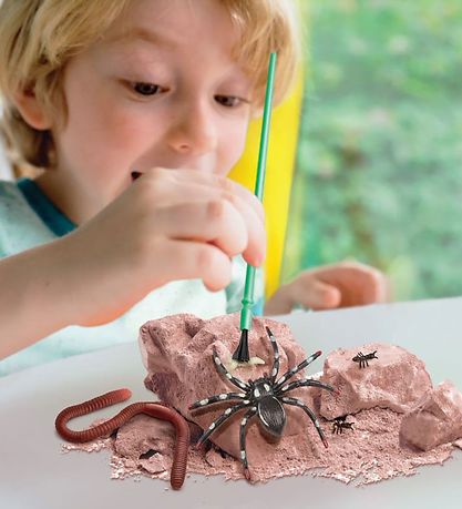 4M Grave-sæt - KidzLabs - Uhyggelig Krybende Grave-Sæt