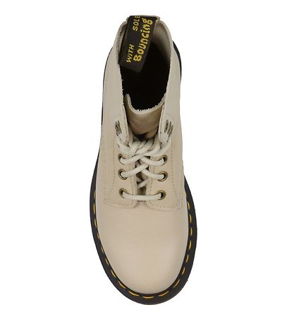 Dr. Martens Stvler - 1460 Pascal - Parchment Beige