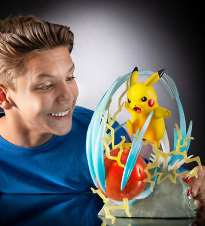 Pokmon Figur - Pikachu - Select Deluxe Collectors Statue