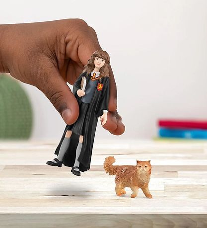 Schleich Harry Potter - Hermione Granger & Skvben - H: 10 cm -