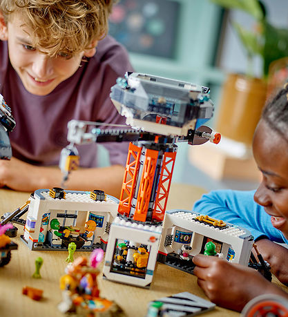 LEGO® City - Rumbase Og Raketaffyringsrampe 60434 - 1422 Dele