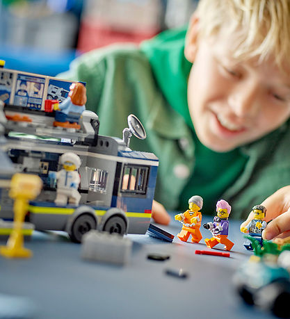 LEGO® City - Politiets Mobile Kriminallaboratorium 60418 - 674 D