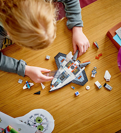 LEGO® City - Intergalaktisk Rumskib 60430 - 240 Dele