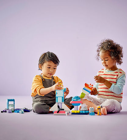LEGO® DUPLO - 3-i-1-Eventyr Med Rumfærge 10422 - 58 Dele