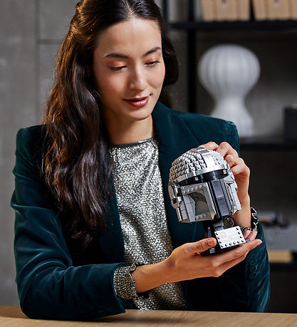 LEGO® Star Wars - Mandalorianerens Hjelm 75328 - 584 Dele