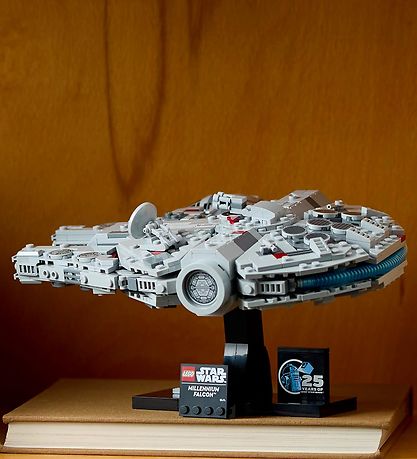 LEGO Star Wars - Tusindrsfalken 75375 - 921 Dele