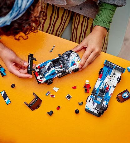 LEGO® Speed Champion - BMW M4 GT4 og BMW M... 76922