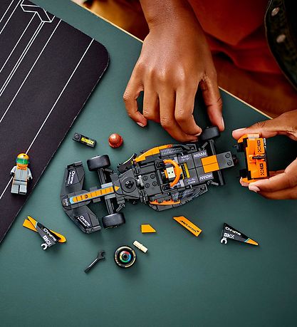 LEGO Speed Champions - McLaren Formel 1-racerbil for 2023 76919