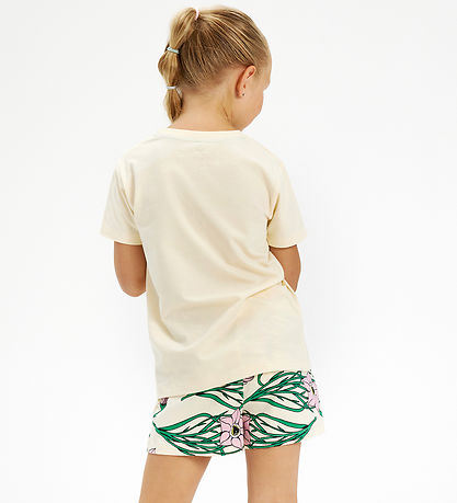 The New Shorts - TnKylie - White Swan Campanula Flower