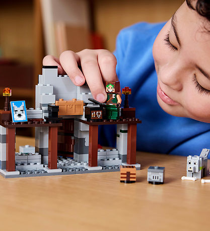LEGO® Minecraft - Ulvehøjborgen 21261 - 312 Dele
