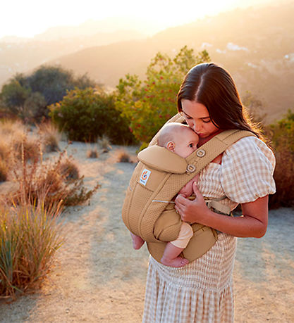 Ergobaby Bæresele - Omni Breeze - 1 in Airflow - Camel Brown