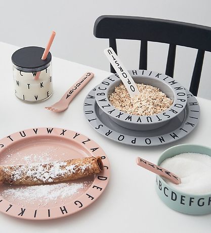 Design Letters Tallerken - Tritan - 20 cm - Eat & Learn - Grå
