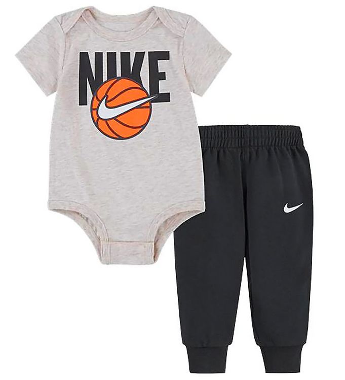 Image of Nike Sweatpants/Body k/æ - My First Sportsball - Sort/Beige - 6 mdr - Nike Body K/Æ (264773-3433266)