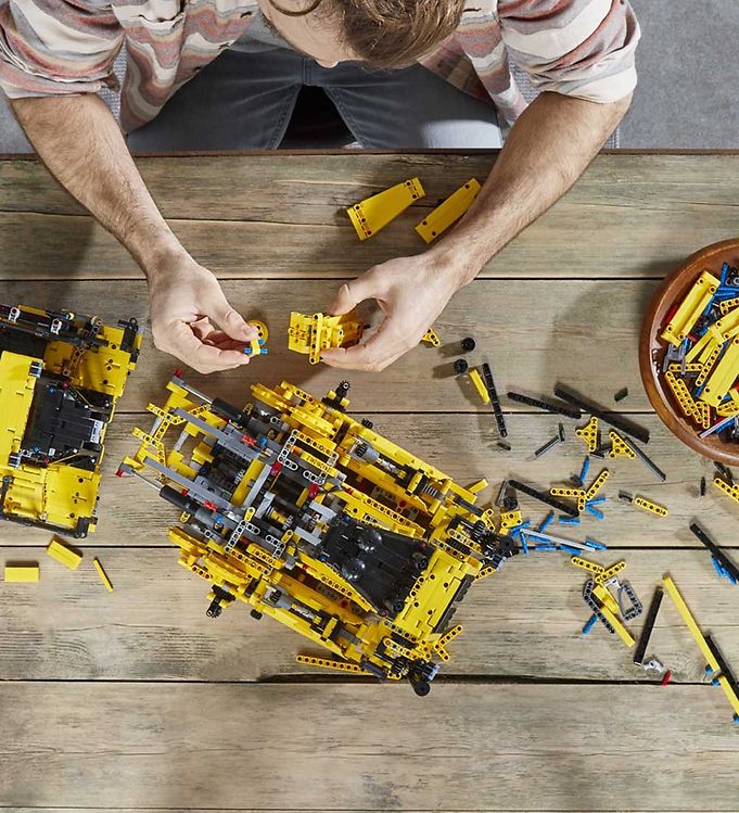 analogi Ud Bløde LEGO Technic - App-styret - Cat D11-Bulldozer 42131 - 3854 Dele