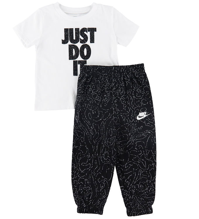 #2 - Nike Sæt - T-shirt/Sweatpants - Sort/Hvid