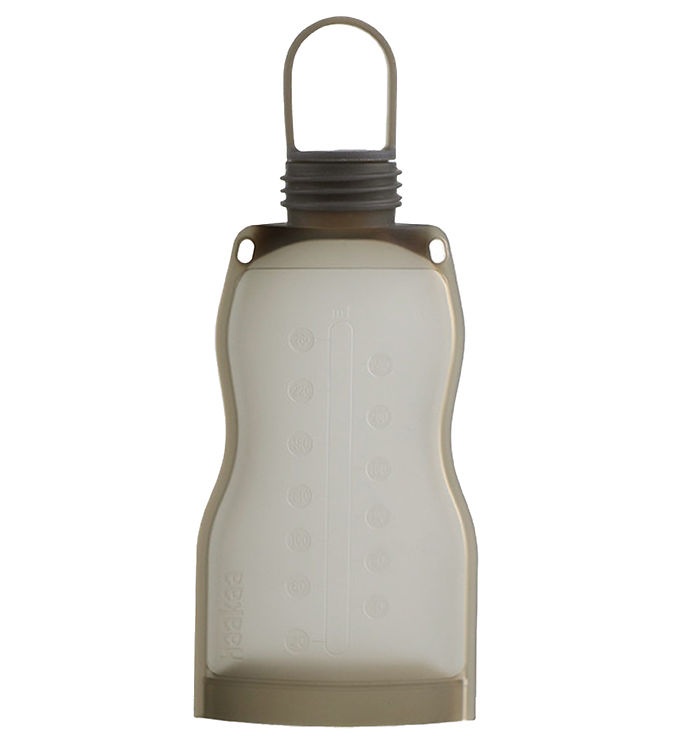 Opdag Haakaa Silikonepose til Mælk med Målestreger - 260 ml, den perfekte løsning til opbevaring af din brystmælk. Denne fleksible og genanvendelige silikonepose gør det muligt at samle og opbevare mælk sikkert og effektivt, samtidig med at den sparer plads i fryseren. De praktiske målestreger sikrer, at du nemt kan holde øje med mængden af din opsamlede mælk. Med sit holdbare og BPA-frie materiale er denne pose ideel til travle forældre, der ønsker at gøre hjemmepleje lettere.

- Pladsbesparende og genanvendelig silikonepose
- Målestreger for nem overvågning af mælk
- BPA-fri og sikker til fødevarer
- Let at opbevare i fryseren
- Ideel til mødre, der pumper mælk
- Holdbart og fleksibelt design