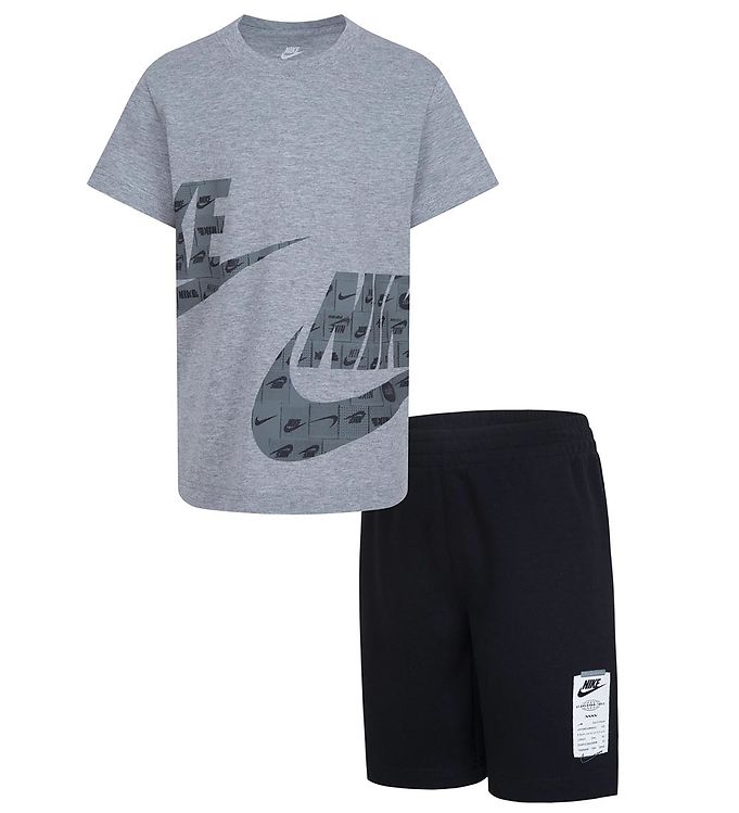 17: Nike Shortssæt - Shorts/T-shirt - Sort/Grå