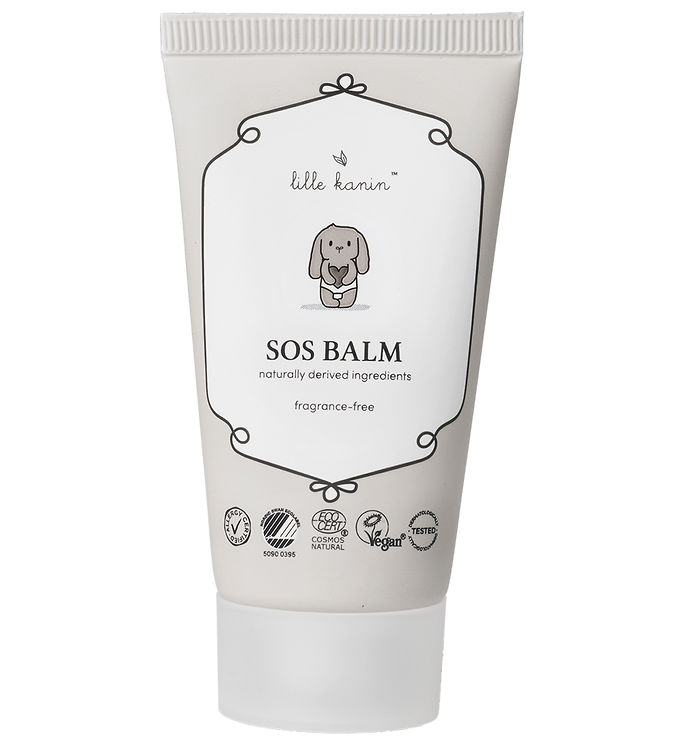 <p>Lille Kanin SOS Balm 30 ml er en koncentreret hudplejeprodukt designet til at lindre og beskytte tør og irriteret hud. Balmens vandfrie formel indeholder 100% naturlige ingredienser, herunder argan-, oliven- og mandelolie, sheasmør og E-vitamin. Ingredienserne arbejder effektivt for at fugte, reparere og blødgøre huden. Produktet er velegnet til hele familien og kan anvendes på kroppen, i ansigtet og på læberne. Den er særligt nyttig til at beskytte mod kulde, lindre røde numser, småsår, hudafskrabninger, insektbid eller ømme brystvorter. Balmens konsistens er fast og den er let at påføre. Ingredienserne er omhyggeligt udvalgt for at minimere risikoen for allergiske reaktioner. Produktet er certificeret af Svanemærket, AllergyCertified og Ecocert COSMOS Natural.</p>

<ul>
  <li><strong>Ingredienser:</strong> Butyrospermum Parkii Butter, Glyceryl Oleate, Ricinus Communis Seed Oil, Prunus Amygdalus Dulcis Oil, Triticum Vulgare Germ Oil, Olea Europaea Oil Unsaponifiables, Hydrogenated Ethylhexyl Olivate, Argania Spinosa Kernel Oil, Hydrogenated Olive Oil Unsaponifiables, Hydrogenated Castor Oil, Copernicia Cerifera Cera, Tocopherol, Helianthus Annuus Seed Oil.</li>
  <li><strong>Anvendelse:</strong> Kan anvendes på hele kroppen, i ansigtet og på læberne.</li>
  <li><strong>Specifikke anvendelser:</strong> Løser tørhed, beskytter mod kulde, lindrer røde numser, småsår, hudafskrabninger, insektbid eller ømme brystvorter.</li>
  <li><strong>Form:</strong> Fast, let at påføre.</li>
</ul>