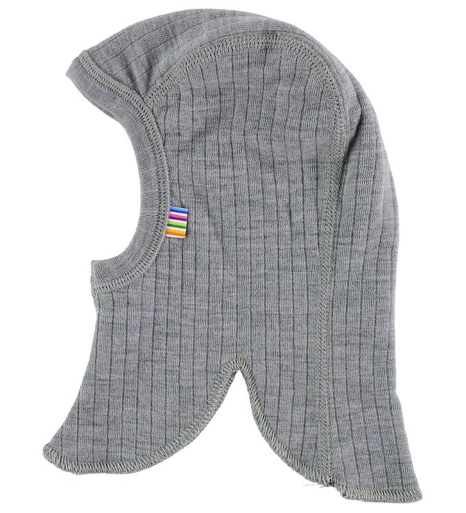 Hold dit barn varmt og komfortabelt med Joha Elefanthue – 2-lags - Uld - Gråmeleret. Denne skønne hue er fremstillet af blødt, naturligt uld, der sikrer optimal varme og åndbarhed. Det praktiske design sørger for, at huen sidder godt og ikke glider af, mens de to lag giver ekstra beskyttelse mod kulden. Huen er ideel til både leg udendørs og som en del af det varme vinteroutfit. Giv dit barn den bedste komfort med kvalitetsmærket Joha.

- 100% naturlig uld for varme og komfort.
- 2-lags design for ekstra beskyttelse.
- God pasform, der sidder sikkert.
- Åndbart materiale, der regulerer temperatur.
- Gråmeleret farve, der passer til alle vinteroutfits.
- Maskinvaskbar for nem vedligeholdelse.
