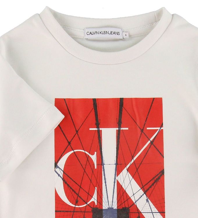 Fremtrædende Derfor knude Calvin Klein T-shirt - Bright White m. Rød/Logo » Fri fragt i DK