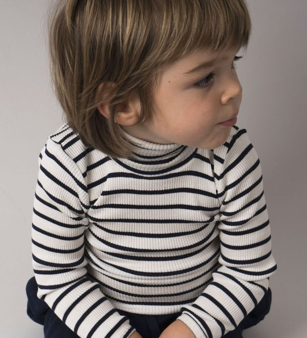 Minimalisma Bluse m. Rullekrave - Rib - Silke/Bomuld - Bui - Sai