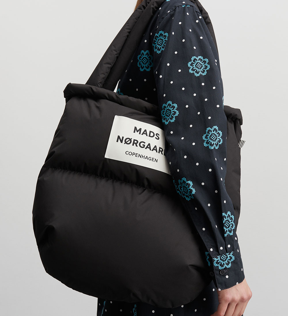 Mads Nørgaard Shopper - Recycle Pillow Bag - Sort