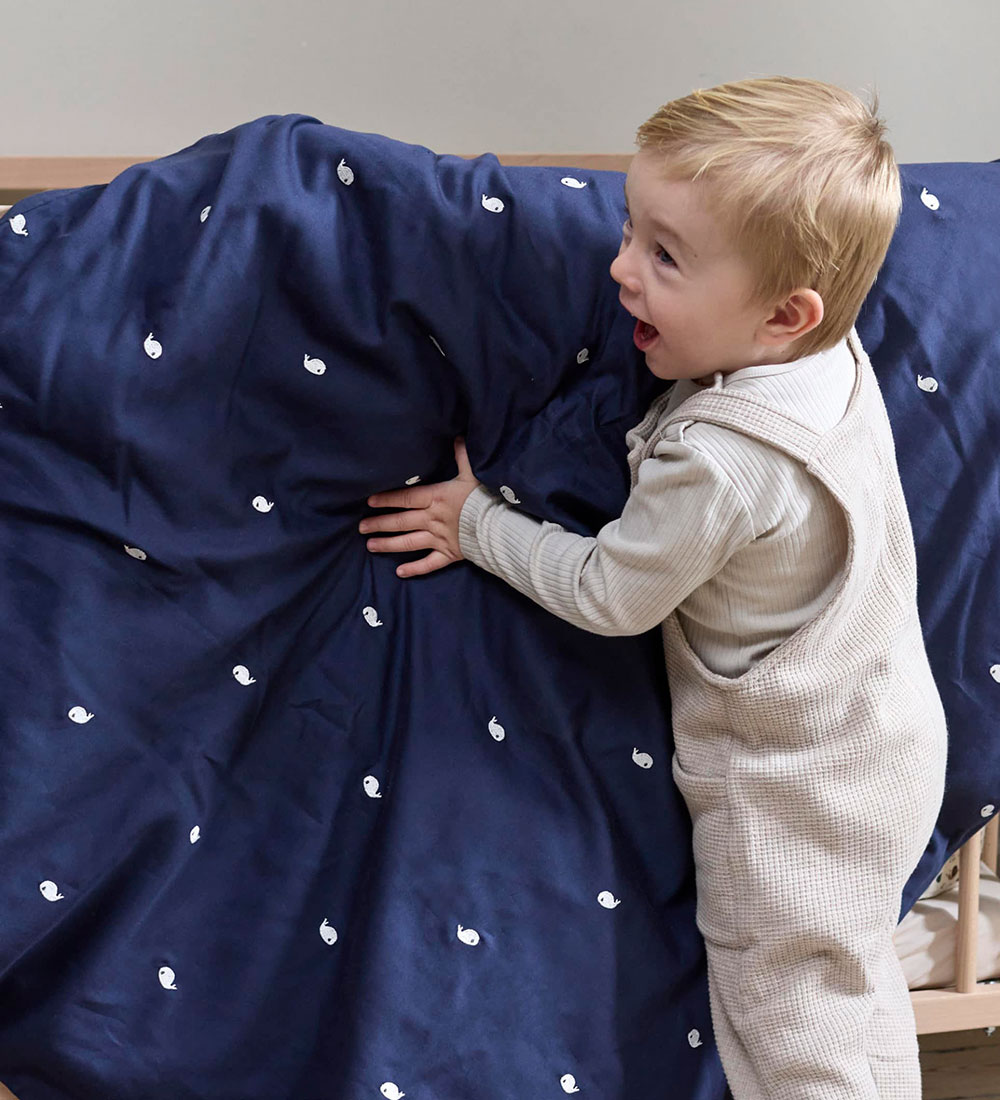 Filibabba Sengetøj - Junior - Midnight/Broderet Hvalen Christian