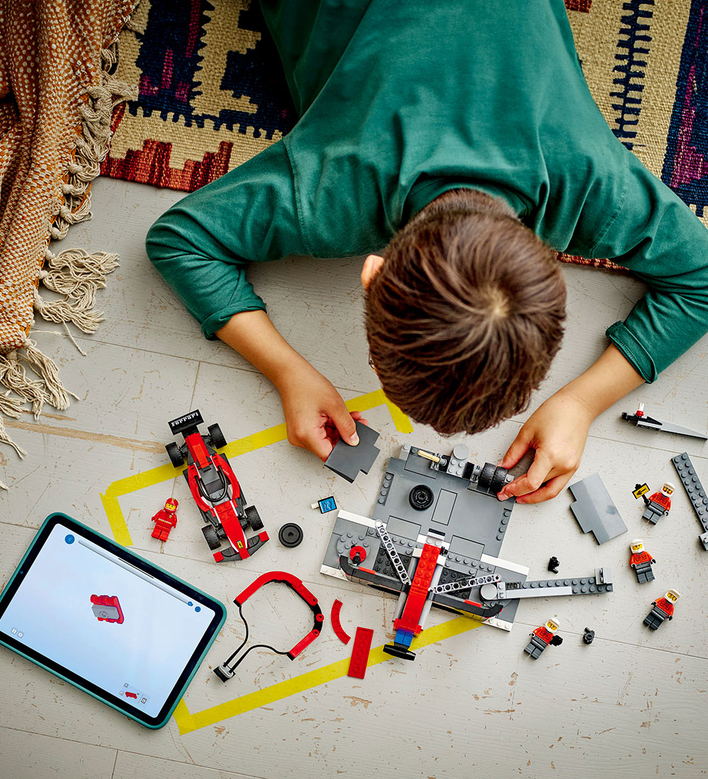 LEGO® City - F1®-pitstop og Pitcrew m. Ferrari-bil 60443 - 322 D