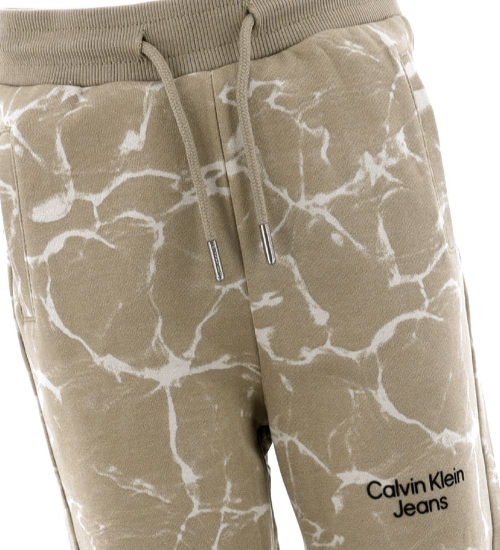 Calvin Klein Sweatpants - Relaxed - Horseraddish Water Aop