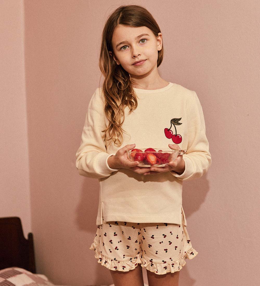 The New Shorts - Cherry - White Swan